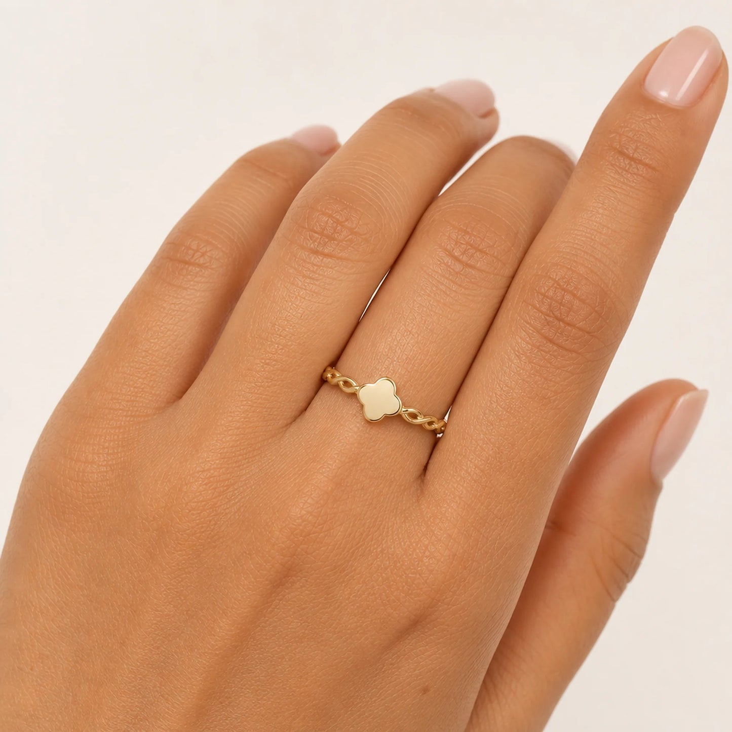 Ring The Lucky Clover Twisted