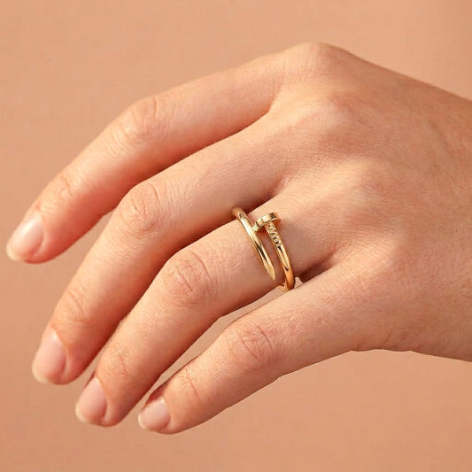 Ring Lady - The Perline Station Stacking